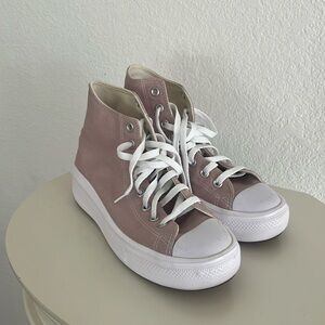 Chuck Taylor all Star move platform